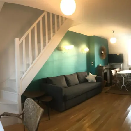 Apartment Triangle D Or