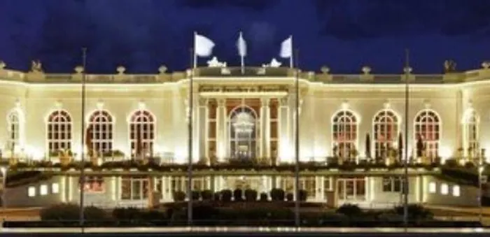 Triangle D Or * دوفييل